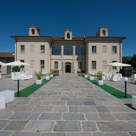 Cascina Marchesa מלון 3*