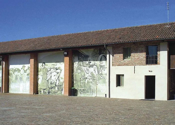 Cascina Marchesa Ξενοδοχείο 3*